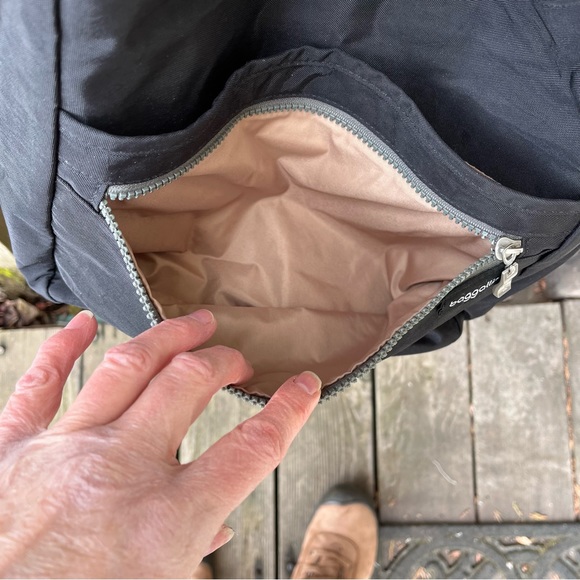 Baggallini Sidekick Large RFID Black Hobo Crossbody Bag Purse - Picture 15 of 16